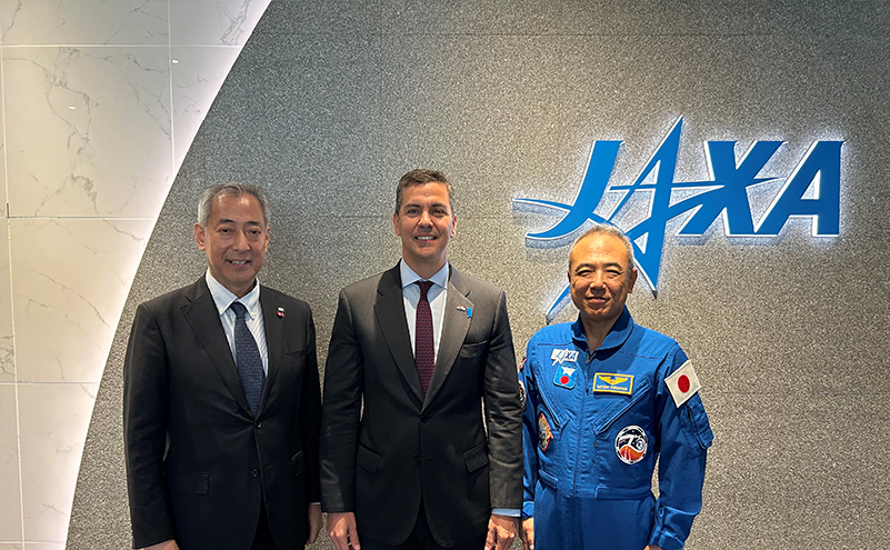 H.E. Mr. Santiago Peña PALACIOS, President of the Republic of Paraguay / Tsukuba Space Center