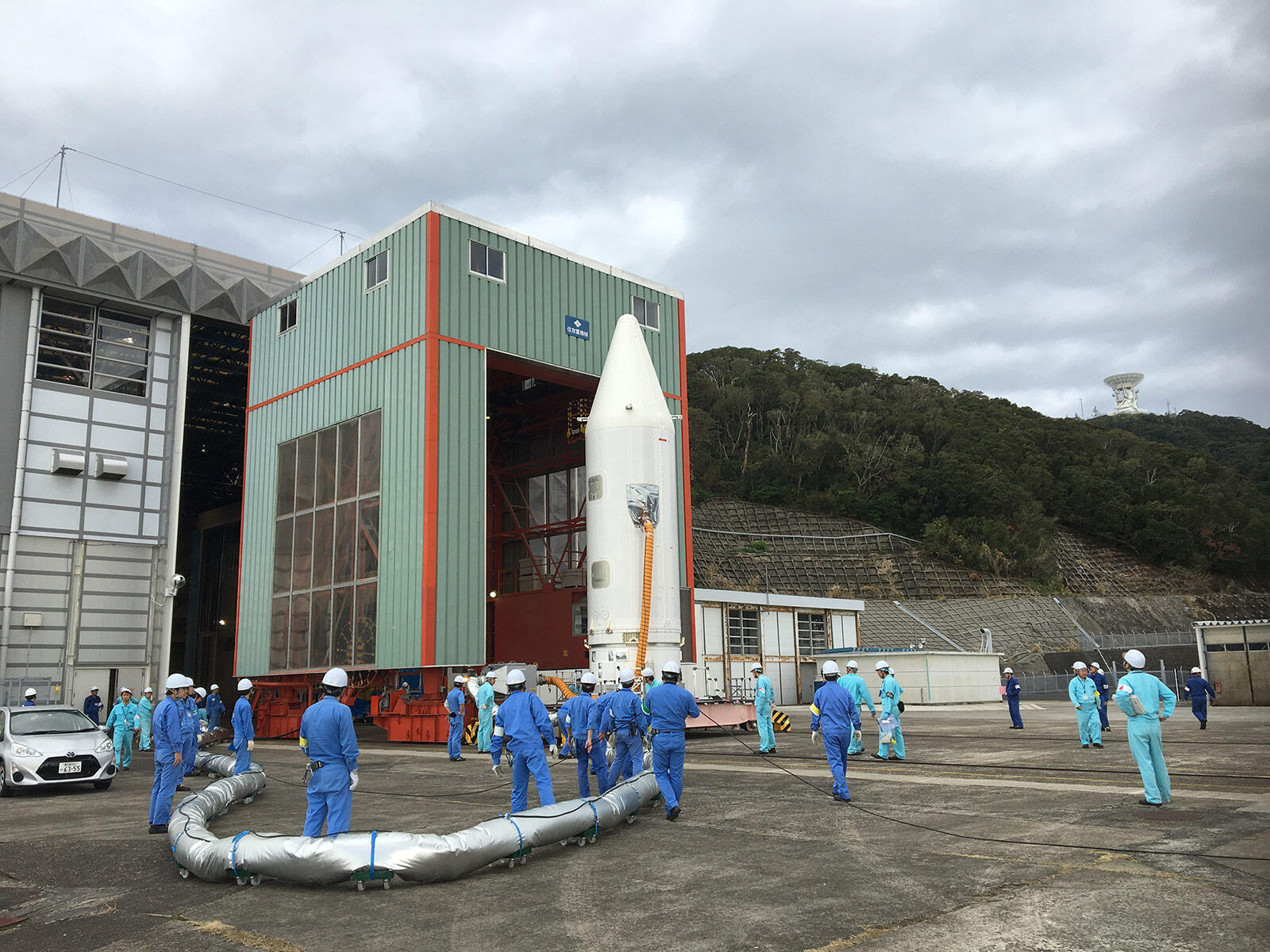 Launch vehicle development site and various personnel involved (photo shows Epsilon-4)