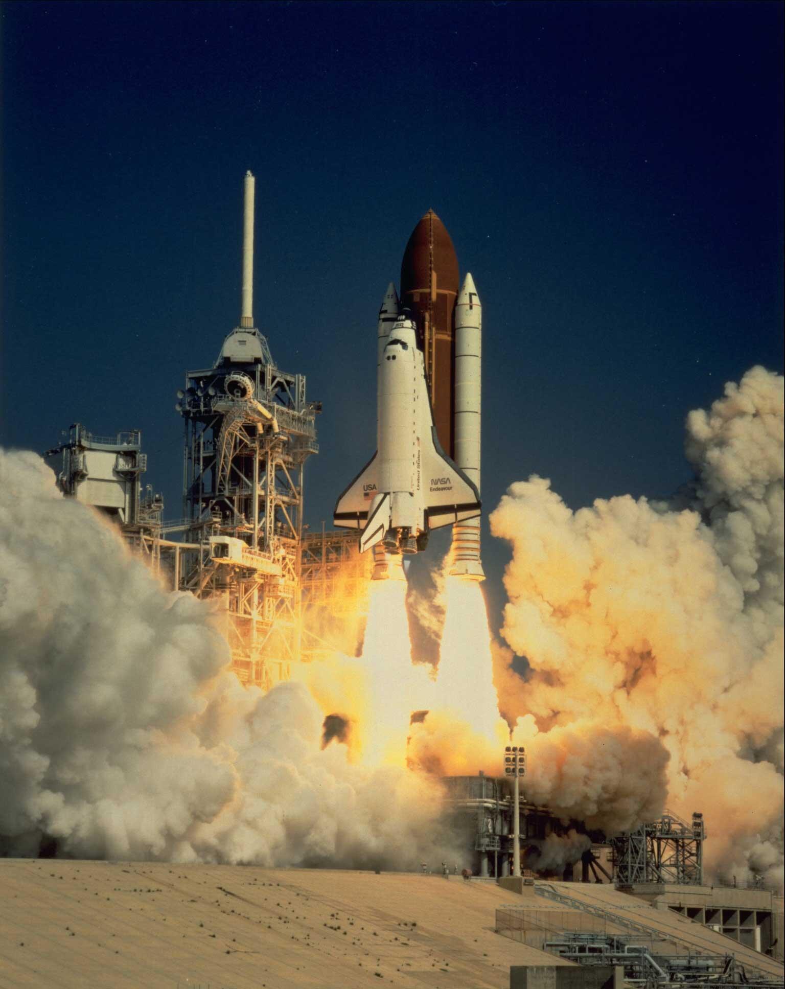 Launch of the space shuttle that carried Astronaut MOHRI (1992)