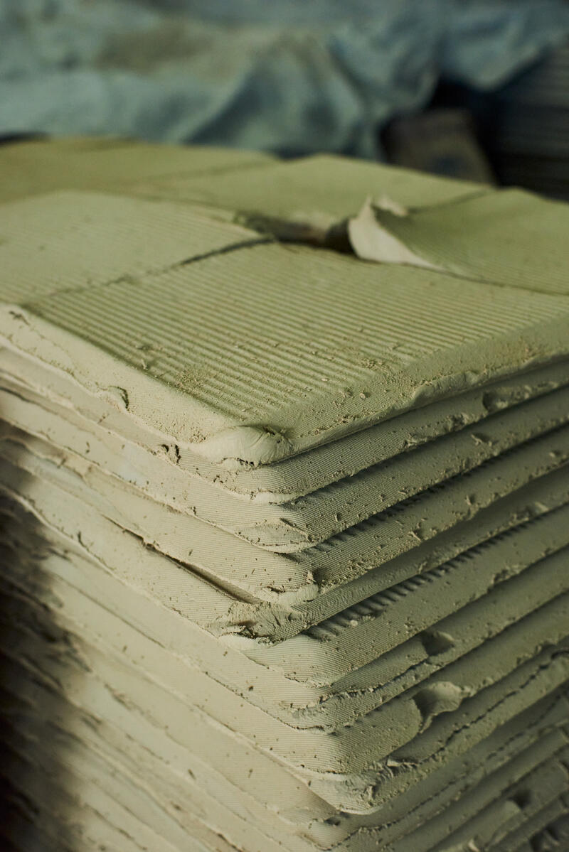 Ceramic clay in the form of flattened plates
