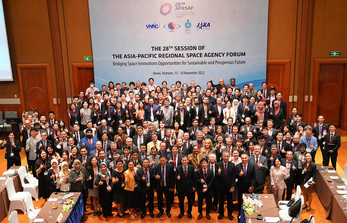 Group photo at APRSAF-28
