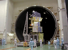 Vacuum chamber that simulates the environment of space
