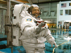 Astronaut Satoshi Furukawa in his space suit during underwater training (Courtesy: NASA/JAXA)