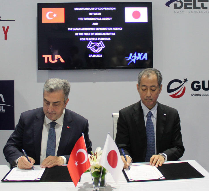 The signing ceremony:picture