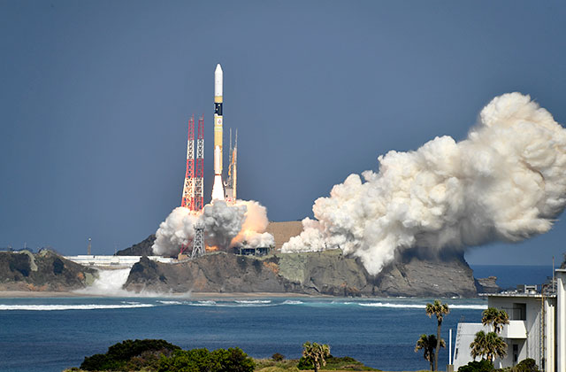 Successful Launch, H-IIA Launch Vehicle No. 40 Encapsulating "IBUKI-2"(GOSAT-2) and KhalifaSat