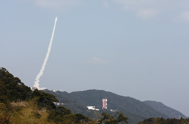 Successful Launch Experiment, SS-520 No. 5, Followed by Separation of Payload TRICOM-1R and Orbital Insertion